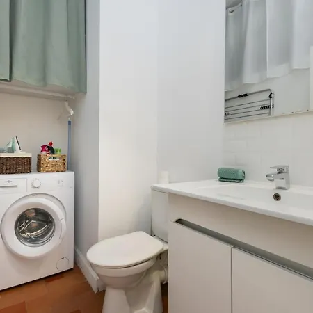 T2 Design Centre Cite 10 Min *